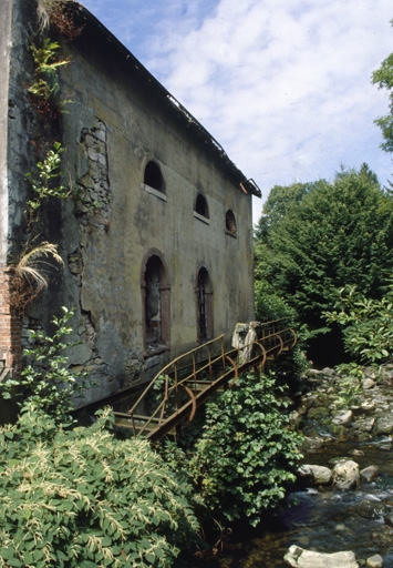 Façade sur la Savoureuse de la salle des machines.