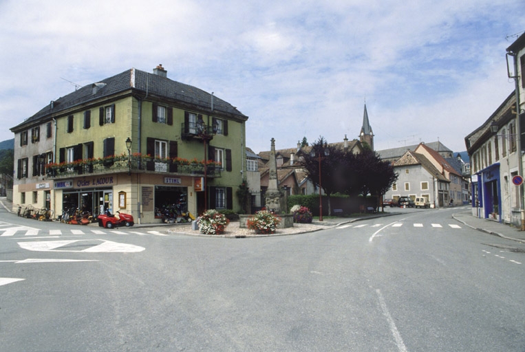 Vue d'ensemble depuis le sud-est.
