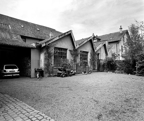 Sheds de l'atelier de fabrication.