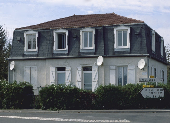 Logement patronal.