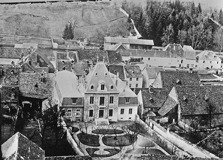 Façade postérieure du logement patronal, photogr., s.n., s.d. [vers 1880].