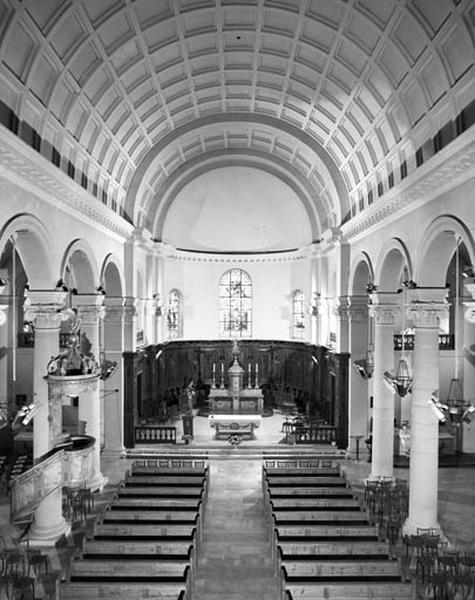 Le choeur et la nef, depuis la tribune.