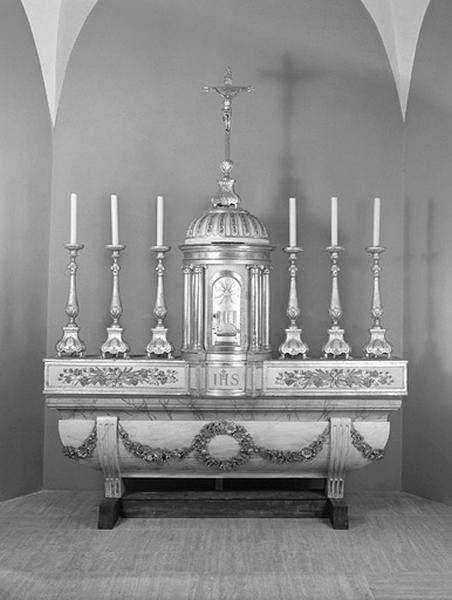 Autel, gradin d'autel, tabernacle (ensemble du maître-autel)