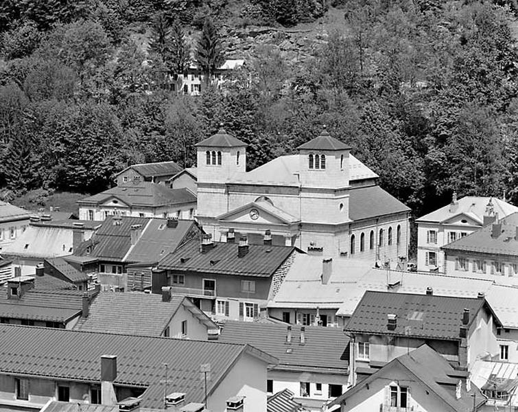 Vue d'ensemble rapprochée du quartier de l'église, depuis le sud-ouest.