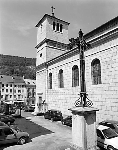 Croix monumentale (croix de mission)