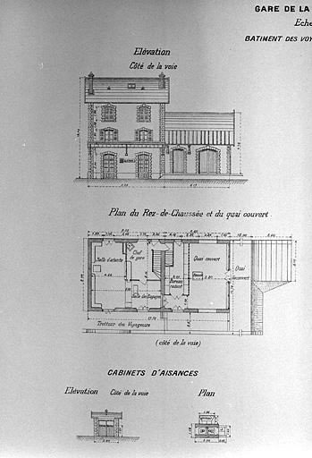 Bâtiment des voyageurs [... Détail partie gauche : plan du rez-de-chaussée et élévation côté voie du bâtiment des voyageurs, plan et élévation des latrines], [1919].