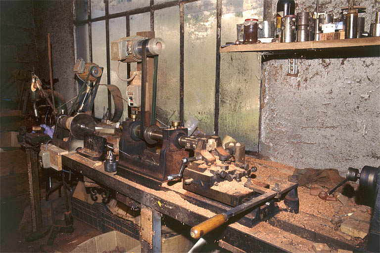 Vue d'ensemble, avec son moteur.