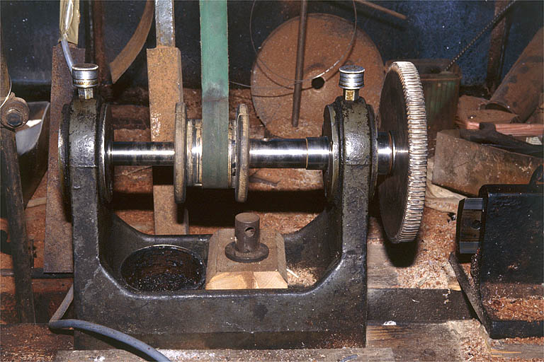 Vue d'ensemble de la machine équipée d'une fraise.