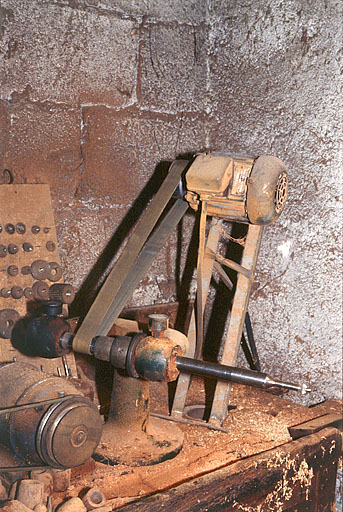 Vue d'ensemble, avec son moteur.