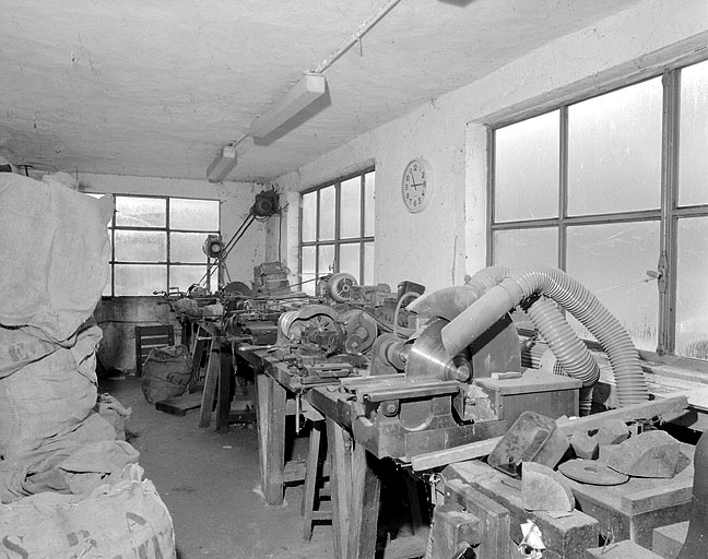 Intérieur de l'atelier d'ébauchage.