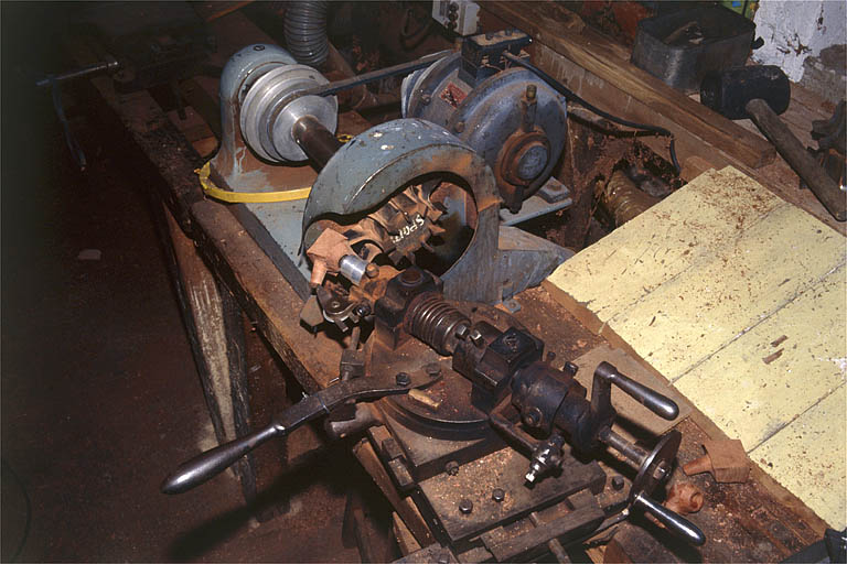 Vue d'ensemble, avec son moteur.