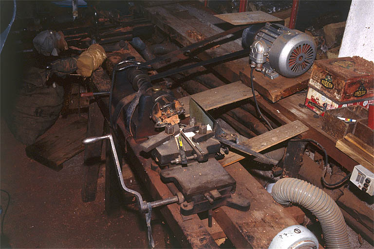 Vue d'ensemble, avec son moteur.