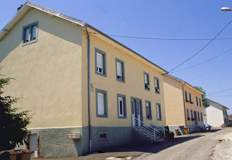 Logements ouvriers rue de la Libération.