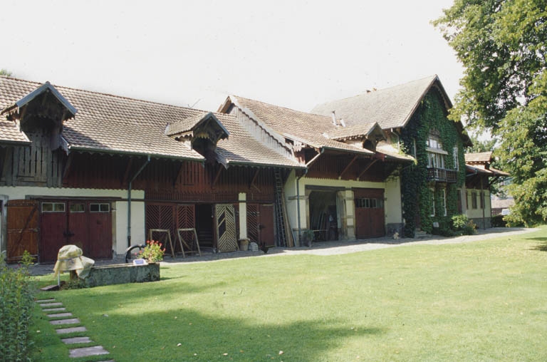 Façade antérieure de la ferme depuis le sud-est.