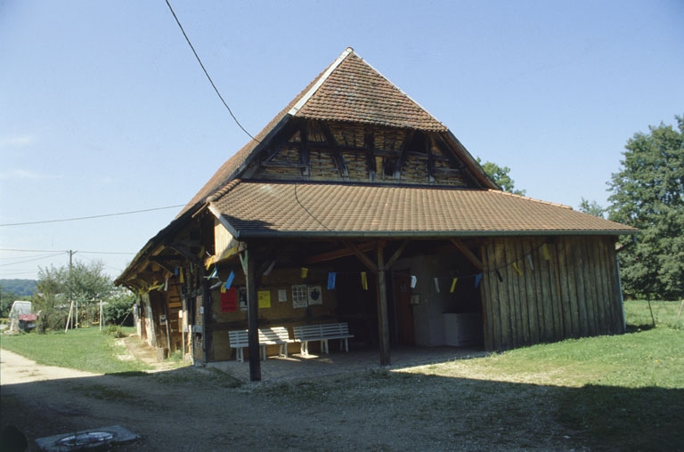 Pignon du bâtiment agricole.