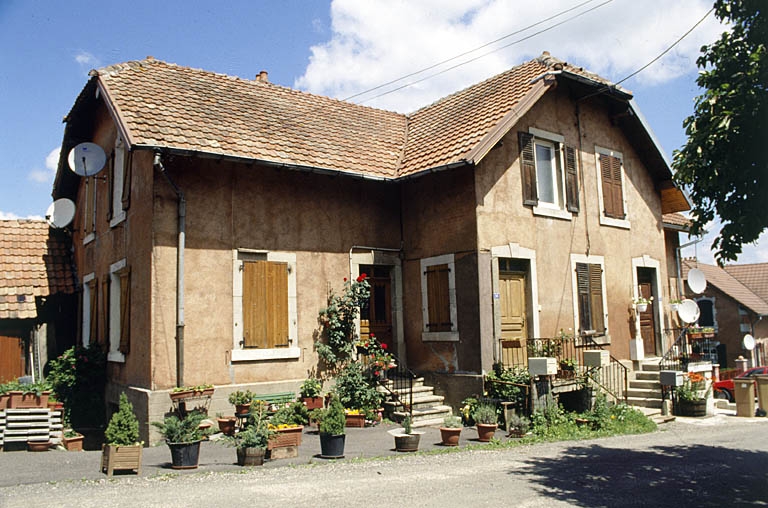 Maison ouvrière à 4 logements (1921).