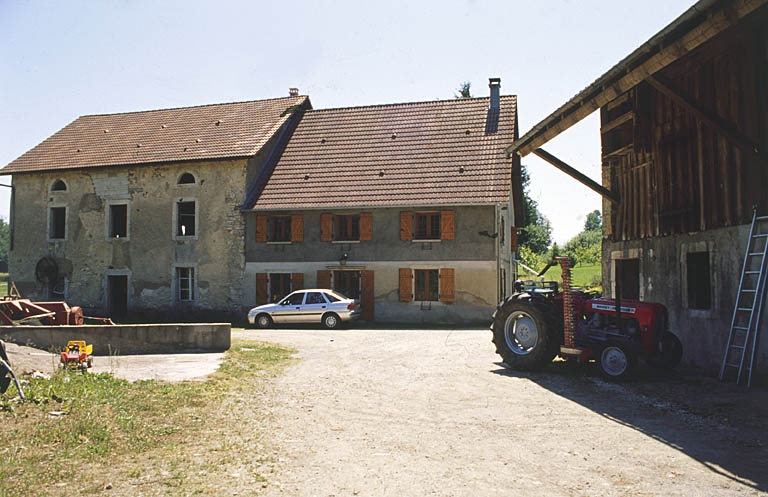 Façade antérieure du moulin et du logement.