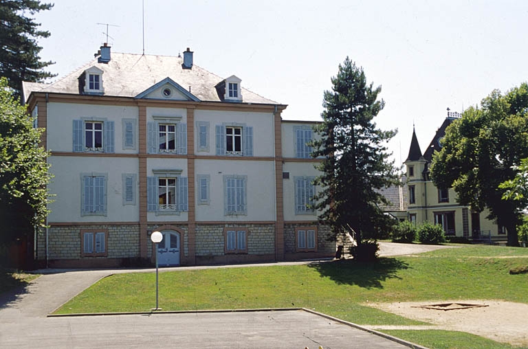 Façade ouest du logement patronal.