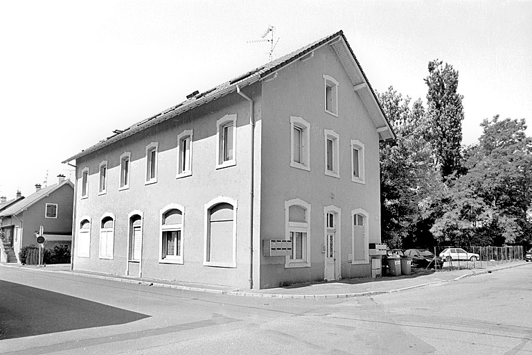 Logement ouvrier rue du Commandant Prince.