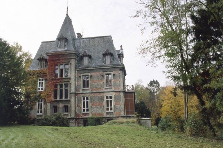 Façade est.
