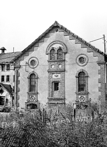 Mur-pignon de la briqueterie (?) vers 1980.