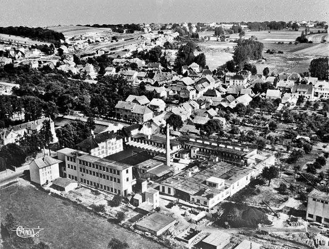 Delle. Vue aérienne, l'Usine U.D.D.