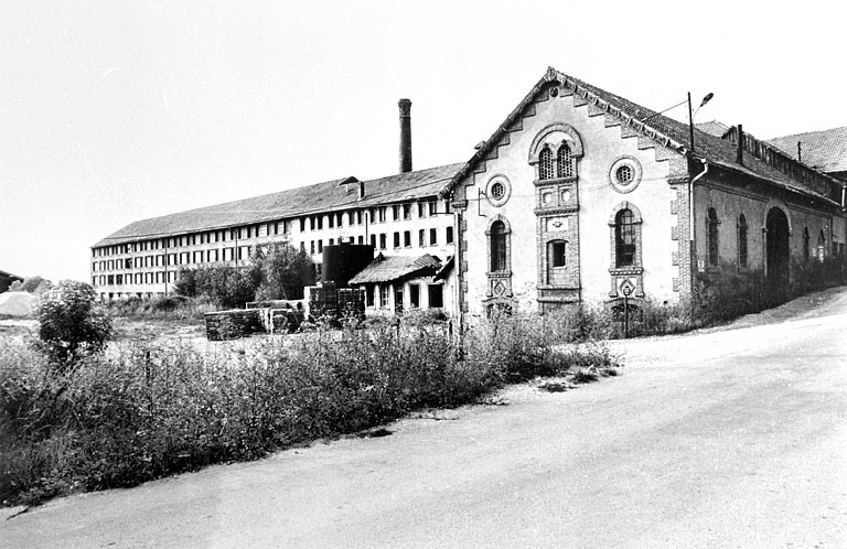 Ancienne et nouvelle tuilerie depuis le sud-est vers 1980.
