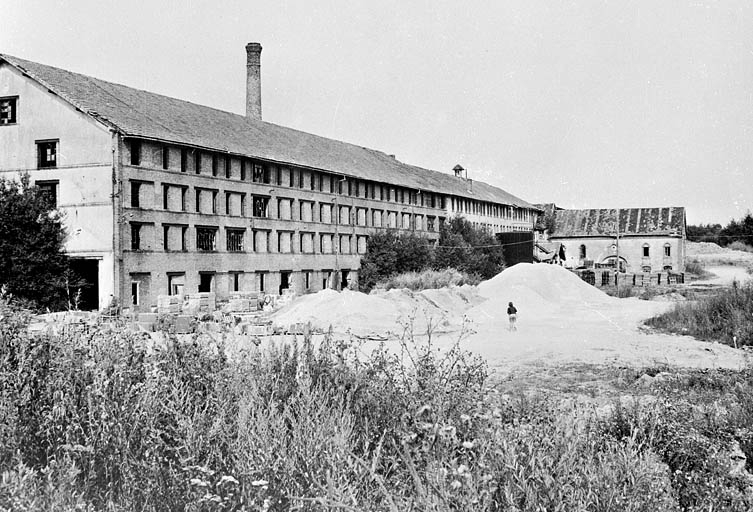 Ancienne et nouvelle tuilerie vers 1980.