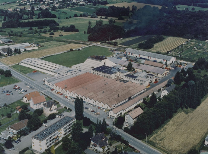 Vue aérienne depuis le sud-ouest.