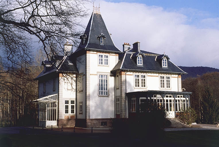Façades sud du logement patronal.