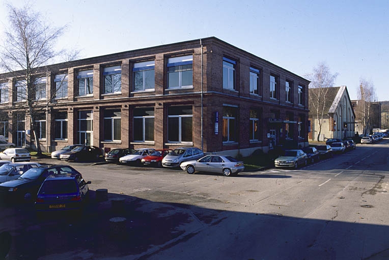 Atelier de finissage et atelier de retordage : vue de trois quarts gauche.