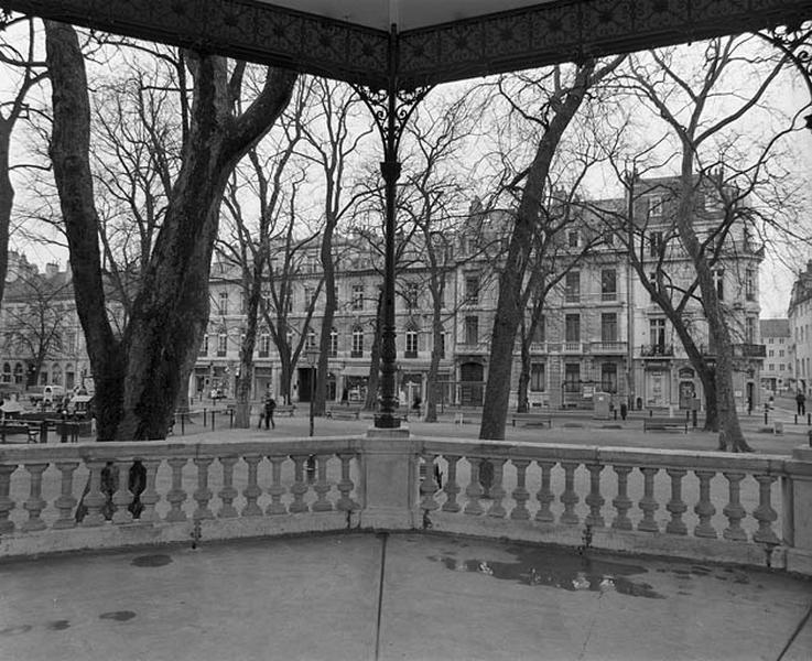 Vue d'ensemble depuis le kiosque à musique.