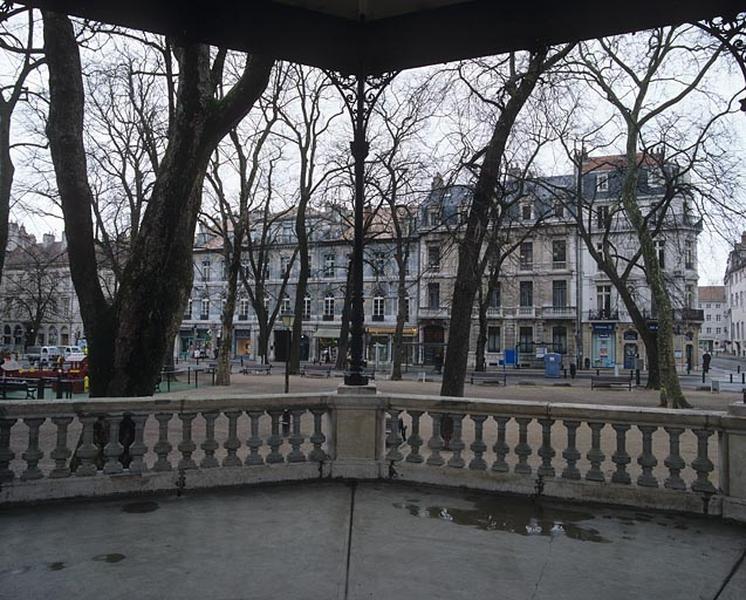 Vue d'ensemble depuis le kiosque à musique.