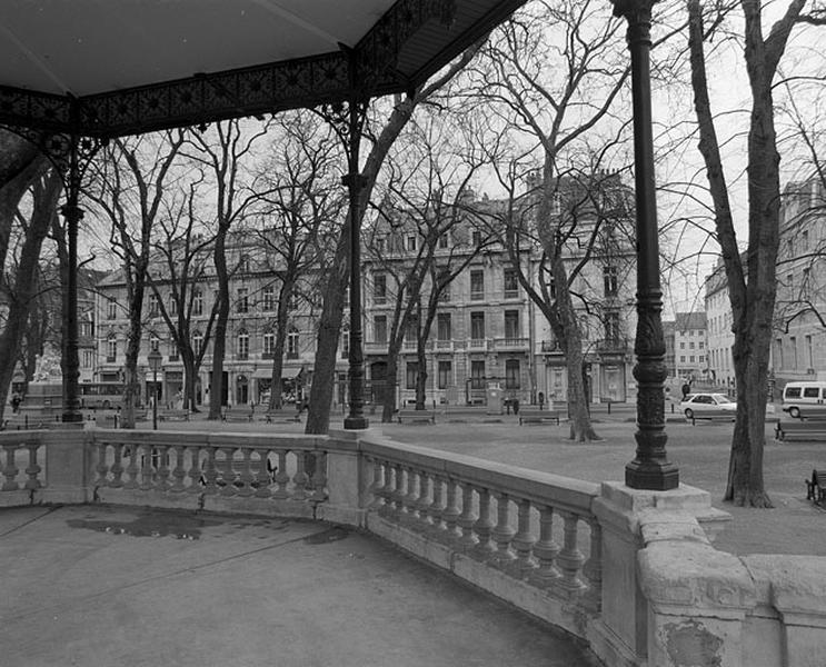 Vue d'ensemble depuis le kiosque à musique.