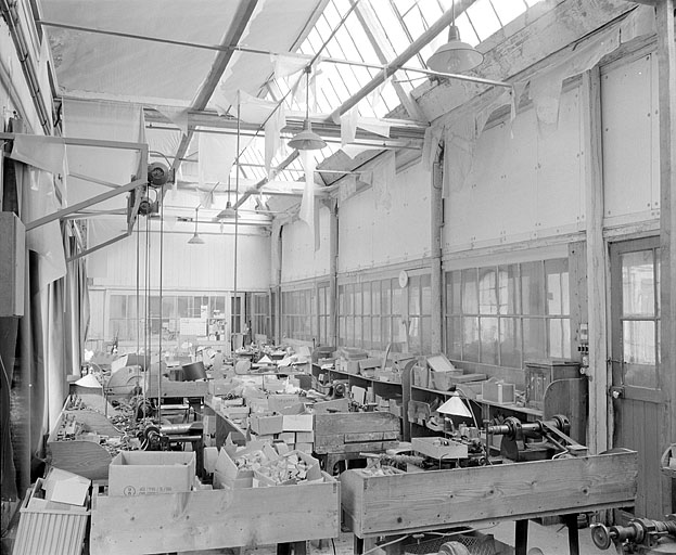 Vue d'ensemble de l'atelier de fabrication secondaire des pipes (dit atelier de finissage).