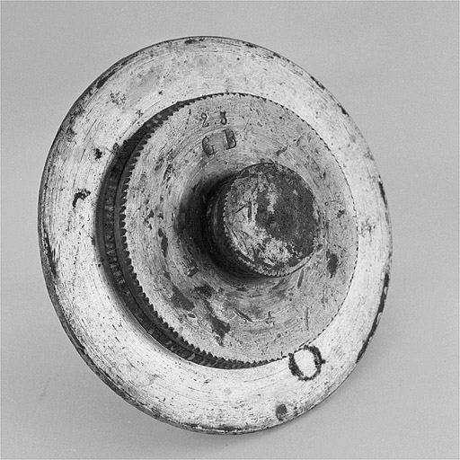 Détail d'un outil de coupe. Vue de face.