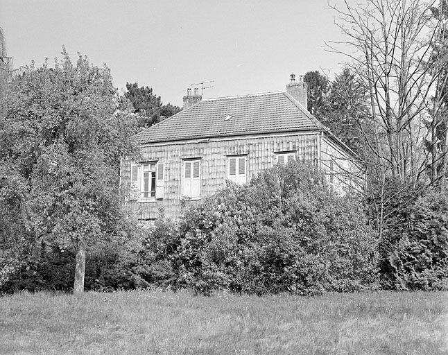 Partie sud : maison du directeur, vue du sud.