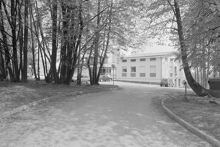 Partie nord : Laboratoire de Physique et Métrologie des Oscillateurs (LPMO), construit sur le terrain de l'observatoire.