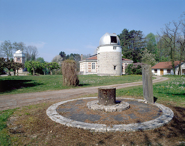 Partie nord : vue d'ensemble vers l'astrographe, depuis l'entrée au sud.