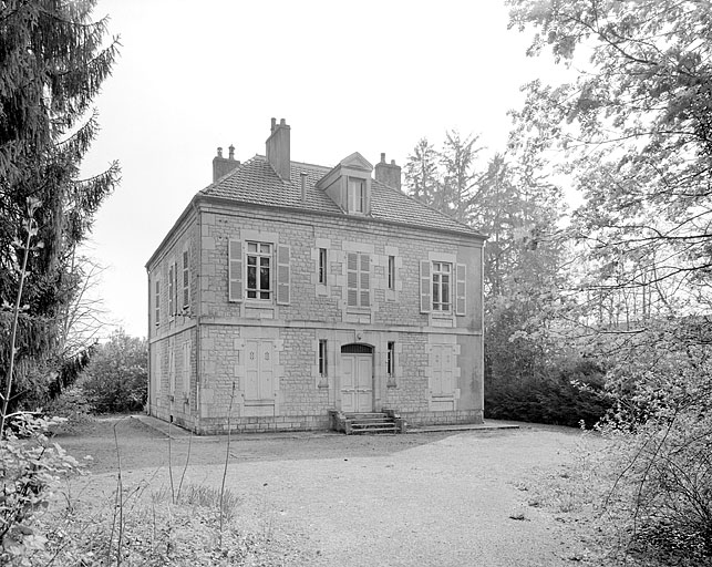 Partie sud : maison du directeur.