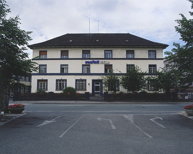 Bureaux (anciens logements).