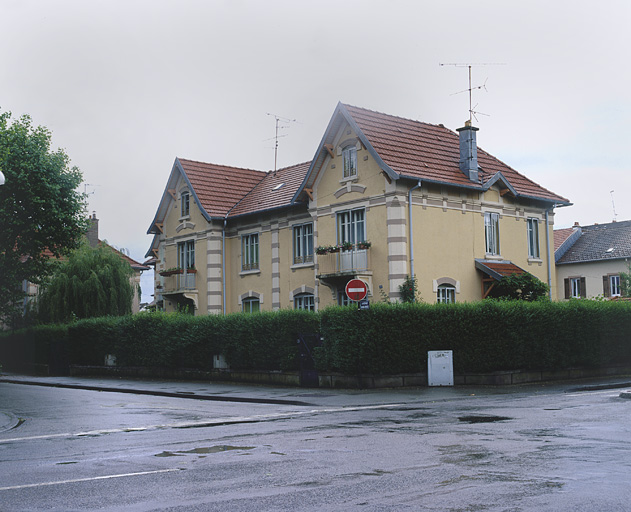 Logement double de contremaître rue d'Alsace.