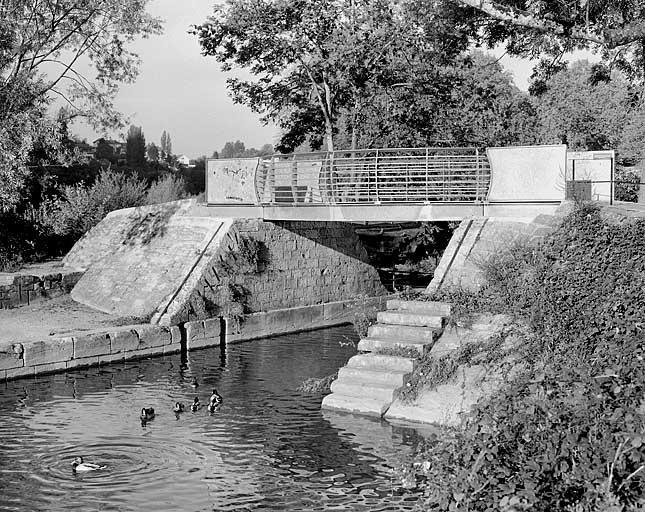 Passerelle de halage, depuis l'aval.