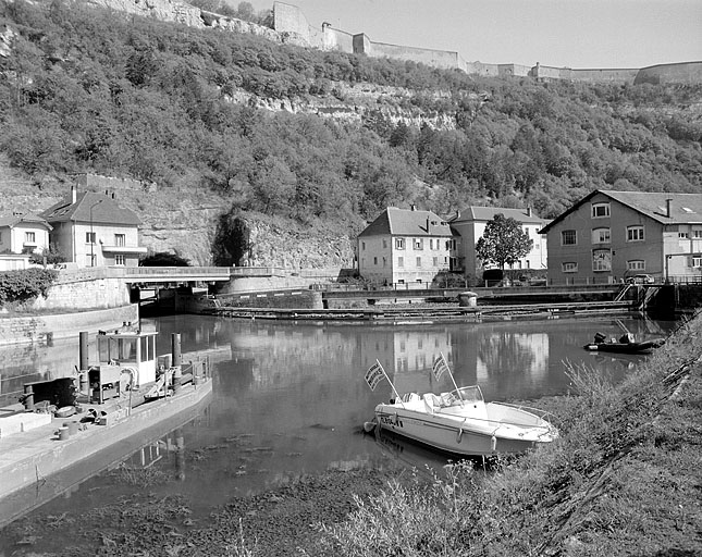 Vue d'ensemble depuis l'ouest (île de la maison d'éclusier n° 51).