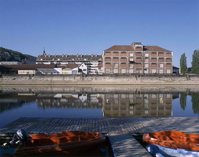 Vue d'ensemble depuis la rive droite, 2003.