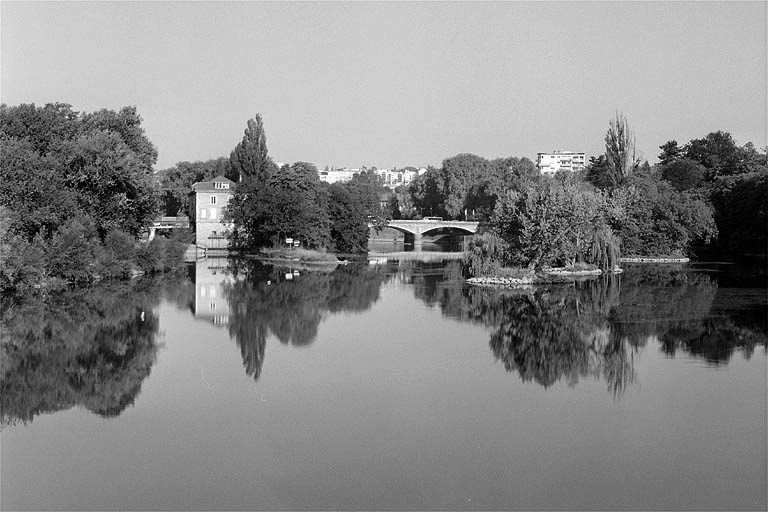 Le Doubs au moulin Saint-Paul, depuis l'amont.