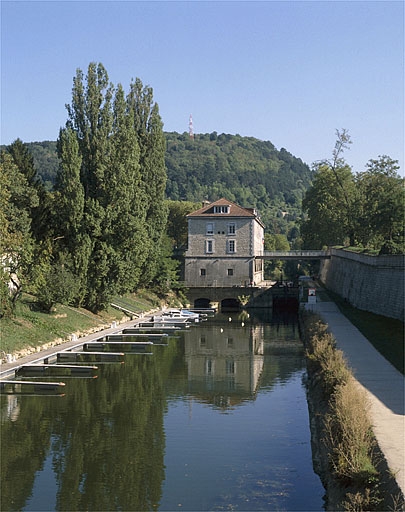 Vue d'ensemble depuis l'aval.