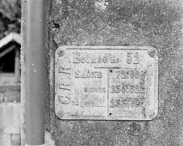 Plaque d'identification de l'écluse.