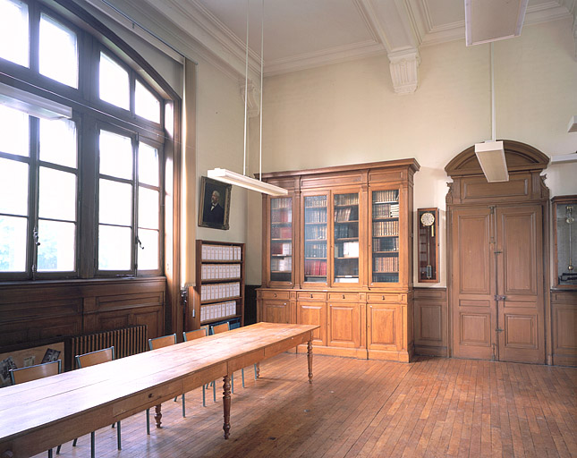 Intérieur de la grande salle, côté sud.