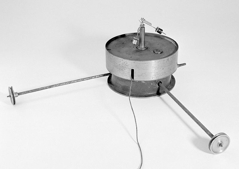 Instrument de mesure de phénomènes ondulatoires et d'enregistrement (sismographe Mainka-Bosch)